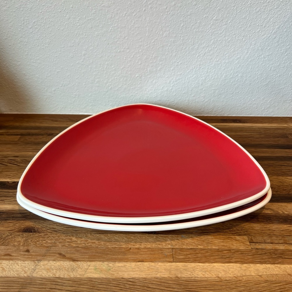 (2) Oneida Stealth Aztec Red Triangle Serving Platters / Plates
12.25” Triangle